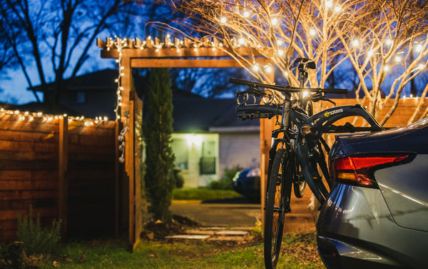 Saris Bones EX 3-bike trunk rack in blue