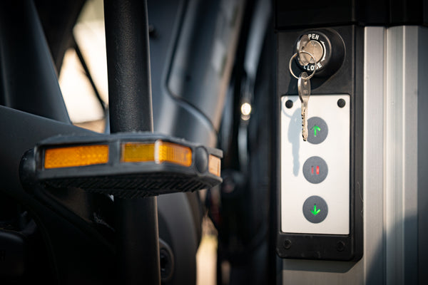 Saris Door County Rack — electric lift control panel close-up