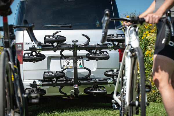 Saris SuperClamp G3 4-Bike Hitch Rack — tray-to-tray clearance for wide bikes